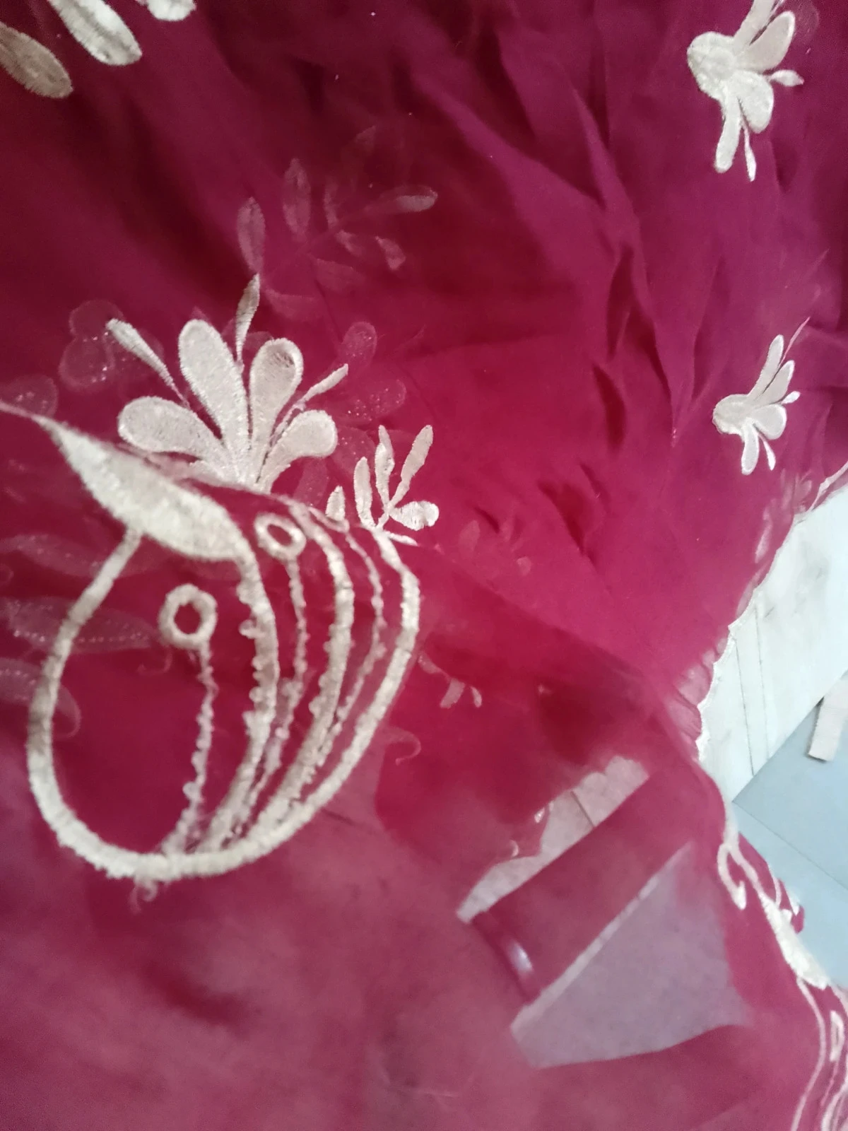 Large burgundy and gold mousseline veil – photo 2